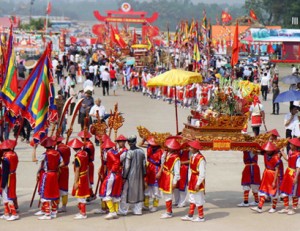 Lễ rước kiệu trong ngày Giỗ Tổ