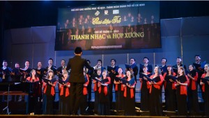 Dàn hợp xướng của Nhà hát Giao hưởng Nhạc Vũ kịch TP.HCM - Ảnh: A.C