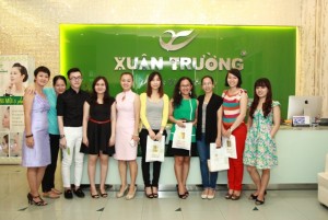 BBT Phụ Nữ Hiện Đại, đại diện Thẩm mỹ Xuân Trường cùng các khách mời tham dự chương trình The New Me  trước giờ giao lưu chính thức