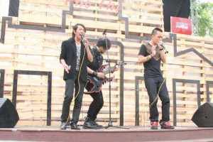 Phần trình diễn của Lion Band