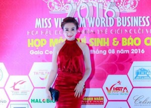 Cherry Đào tại buổi họp báo