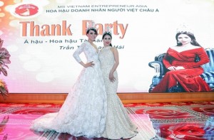 Hai á hậu Mai Phương Trang và Thanh Hải tái ngộ nhau