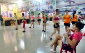 Buổi học đầu tiên tại CLB Thể dục nghệ thuật Cẩm Danh 2