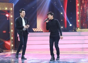 Ca sĩ Quang Vinh song ca với "bản sao" của mình