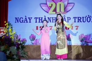 Ca sĩ Lady Phương Thùy hát mừng 20 năm thành lập trường cũ của mình - Trường Phạm Ngũ Lão, Gò Vấp