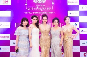 Hoa khôi Thu Hương (giữa) và các nữ doanh nhân