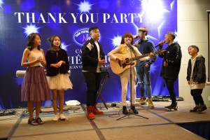 Thiên Khôi và dàn sao nhí cùng hát vang trong buổi tiệc