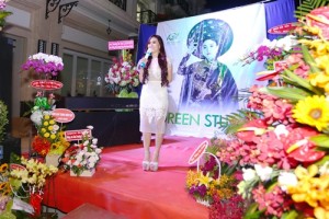 Ca sĩ Lady Phương Thùy trong ngày ra mắt Green Studio