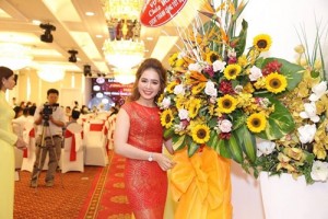 Đằng sau nụ cười và thành công của người đẹp này là cả một câu chuyện buồn đẫm lệ