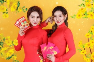 2 cô gái xinh đẹp của nhóm The Queen