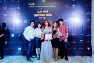 Bạn bè đồng nghiệp chúc mừng Kim Nguyễn