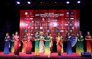 Top 20 trong trang phục áo dài
