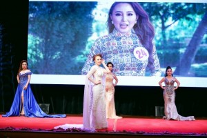 Doanh nhân Trần Thị Nhi trong trang phục dạ hội