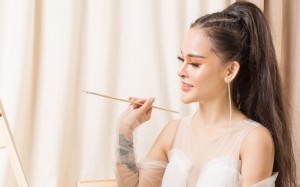 Á hậu Huỳnh Mai