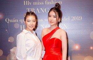 Quán quân Hằng Nguyễn (phải) cùng HLV Trang Lê trong buổi tiệc Thank Party mừng chiến thắng