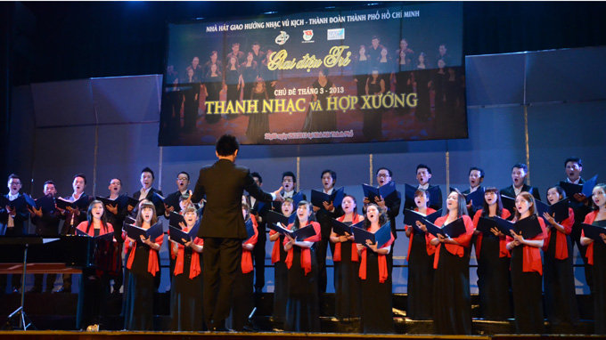Dàn hợp xướng của Nhà hát Giao hưởng Nhạc Vũ kịch TP.HCM - Ảnh: A.C