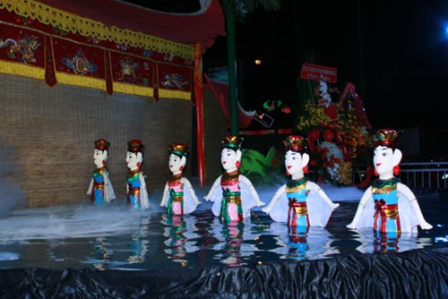 Ra mắt múa rối nước Sài Gòn