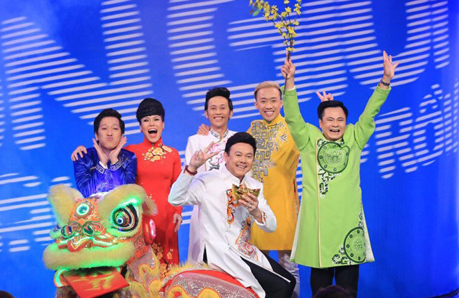 Ơn giời cậu đây rồi: Hoài Linh "thưởng tết" cho Cát Phượng