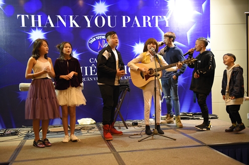 Thiên Khôi và dàn sao nhí cùng hát vang trong buổi tiệc