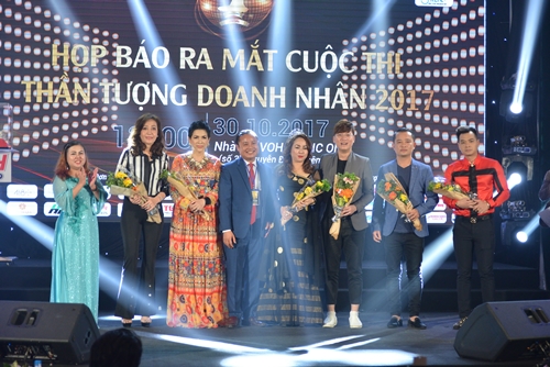 Ban giám khảo cuộc thi "Thần tượng Doanh nhân" 2017