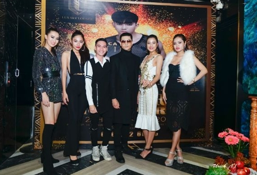 Bầu không khí tại Lux Sky Lounge nóng hơn bao giờ hết với sự xuất hiện của ca sĩ Tim và loạt ngôi sao nổi tiếng trong làng Mốt