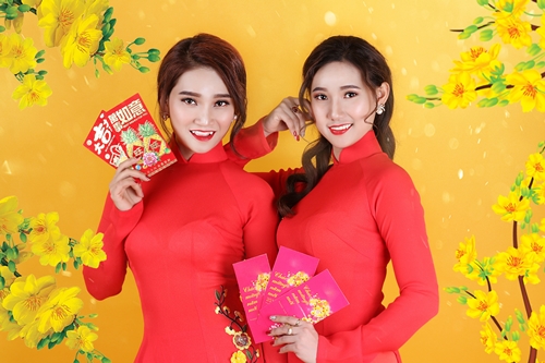 2 cô gái xinh đẹp của nhóm The Queen