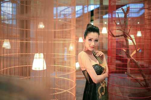 Hoa khôi Huỳnh Thi