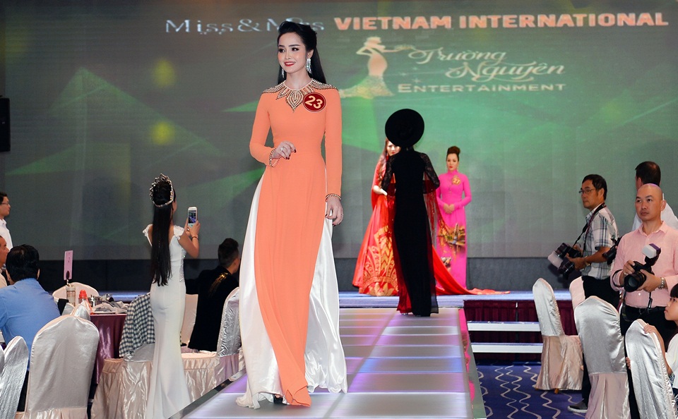 Ao dai 11