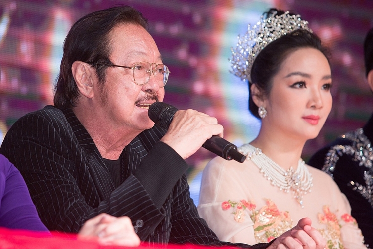NSƯT Nguyễn Chánh Tín phát biểu tại buổi họp báo