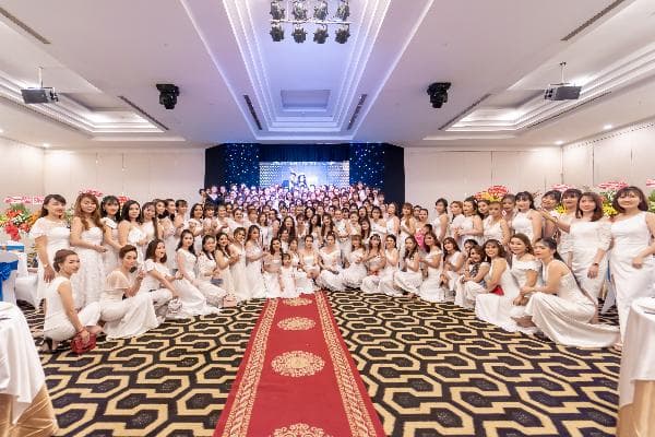 Sự kiện Tôn vinh các nhà phân phối xuất sắc năm 2019 của Công ty Hải Âu Việt