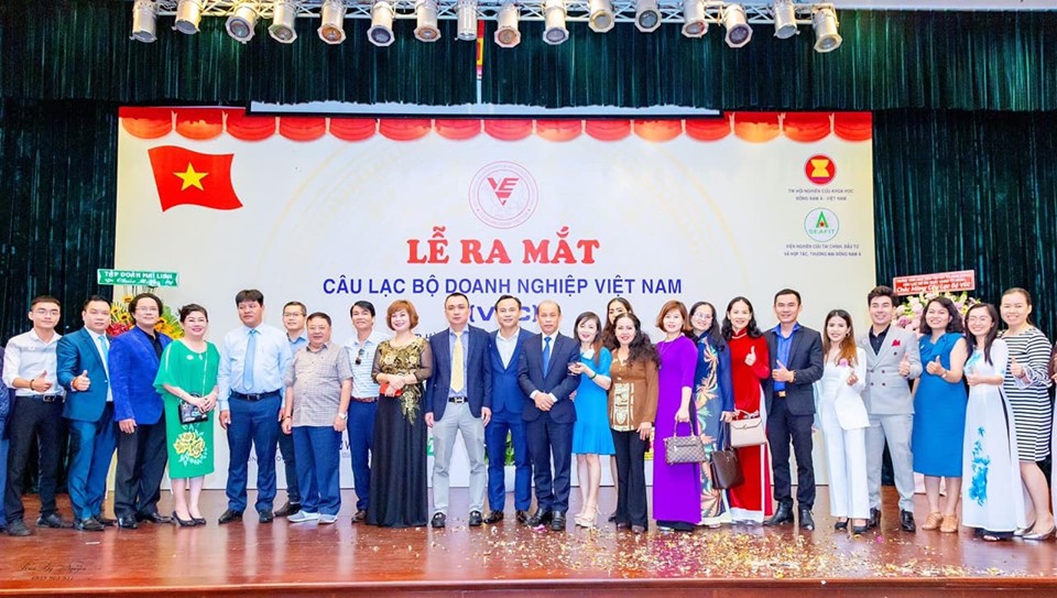 CLB Doanh nghiep VN 5