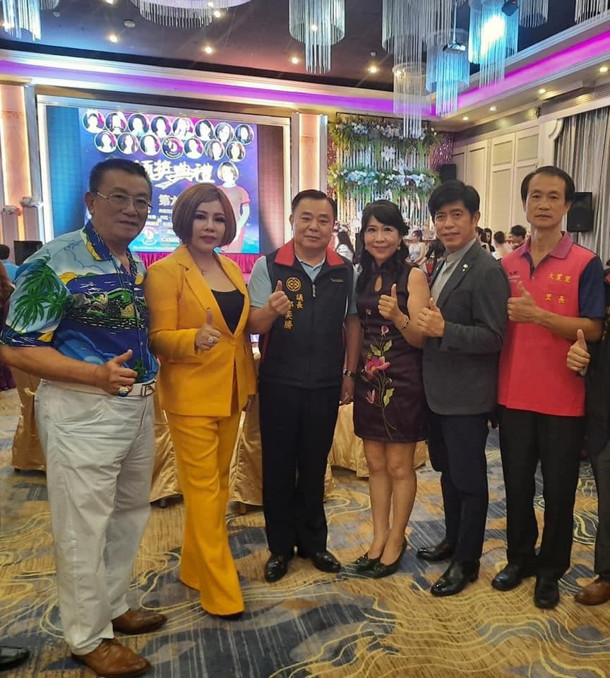 Ao dai Thao 3