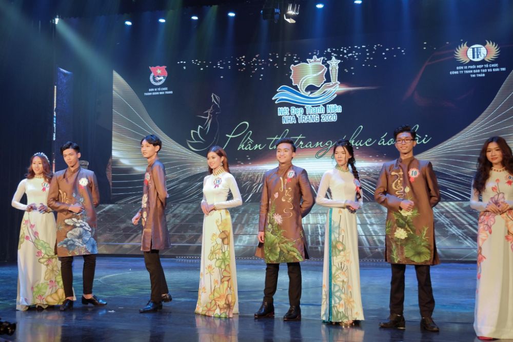 Các thí sinh Nét đẹp Thanh niên Nha Trang  rạng rỡ trong đêm chung kết