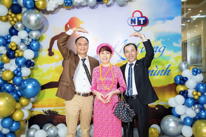 Mai Thuy 15