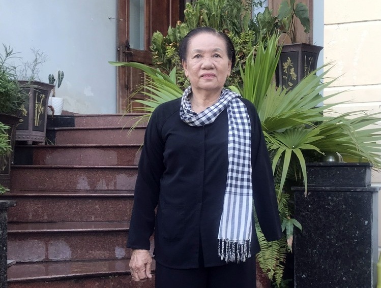 Cô 6 Trong hay còn gọi là Cô 6 Cụt