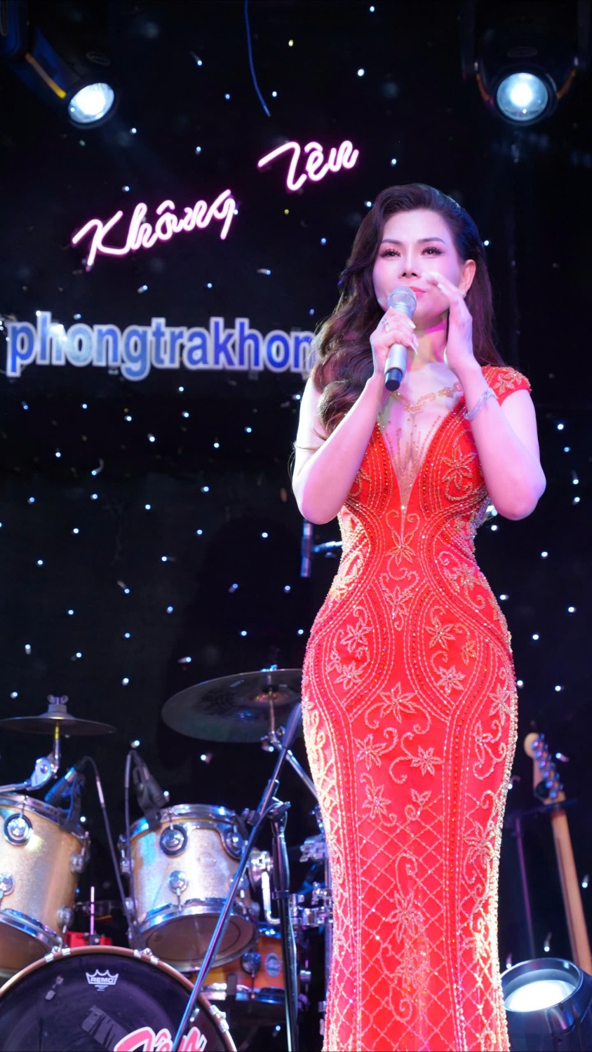 CS Ha Ngoc Nhung 23