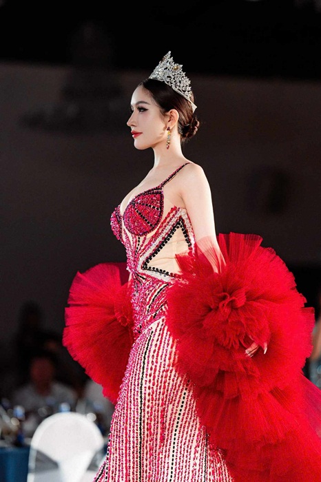 Linh Tay 7