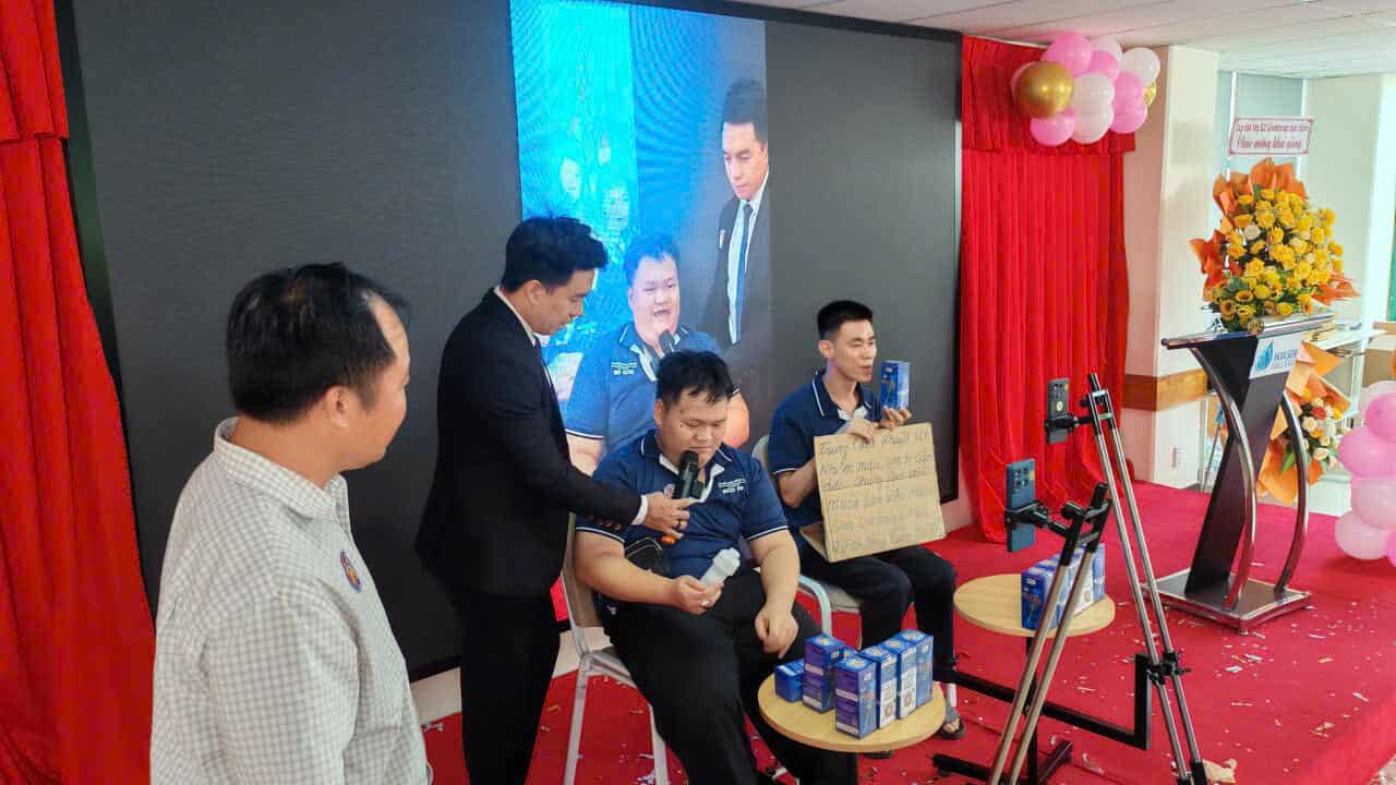 Các bạn khuyết tật Livestream thực chiến ngay tại Lễ khai giảng