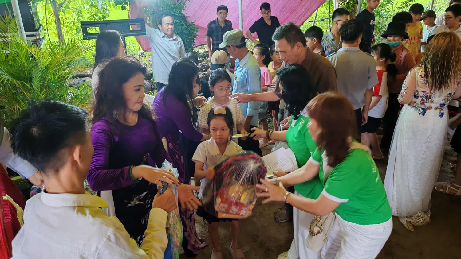 Vang Anh 42