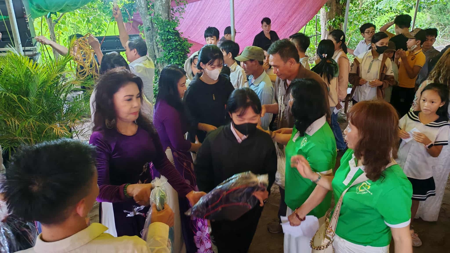 Vang Anh 45