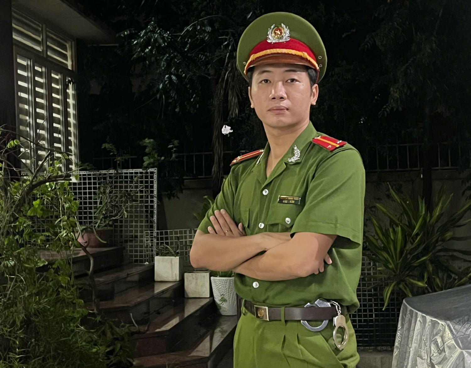 Diễn viên Thái Anh vào vai diễn Công An trong phim Trò Chơi Bóng Tối