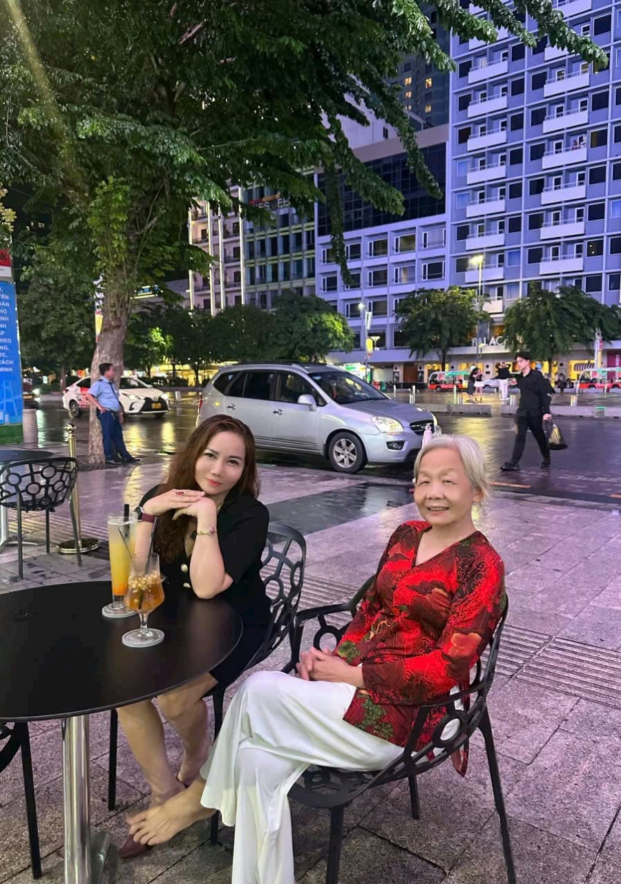 Madam Thu 15